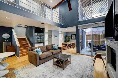 Spacious and stylish home in the heart of Houston
