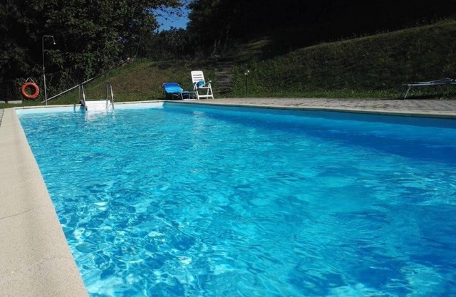 Spacious and tastefully newly furnished 3-room apartment with communal pool