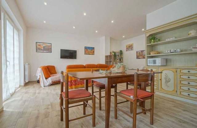 Spacious apartment near Rome, with indoor parking and garden