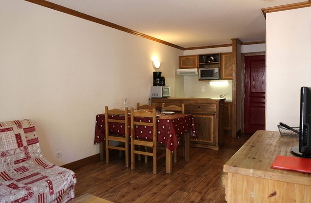 Spacious apartment for 6 with WIFI and balcony