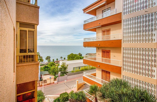 Spacious apartment in Santa Pola.