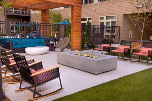 Spacious Apt w All Amenities That You Need!