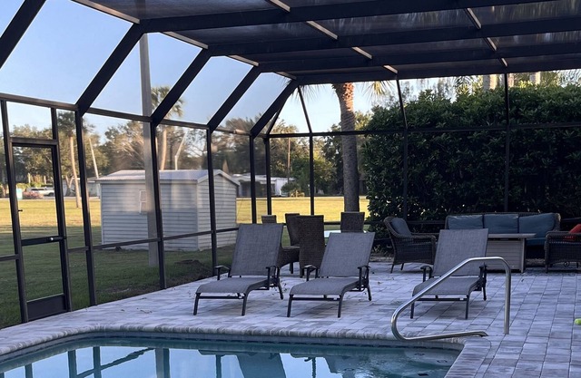 Spacious Beach house with private pool 1 mile to pristine beach!