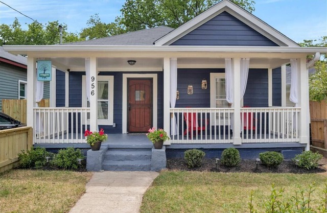 Spacious Bungalow in the Heart of Downtown ATL! Minutes To All the Attractions!
