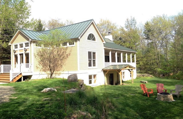 Spacious, Comfortable & Close! Great Foliage weekend available!