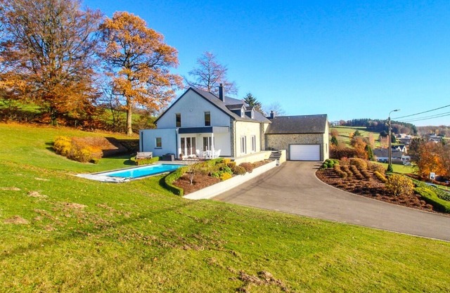 Spacious comfortable villa in quiet with heated pool