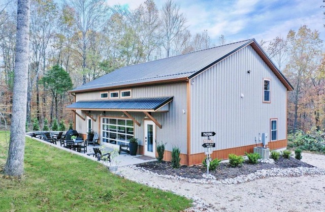 Spacious Copper Cottage near French Lick in National Forest