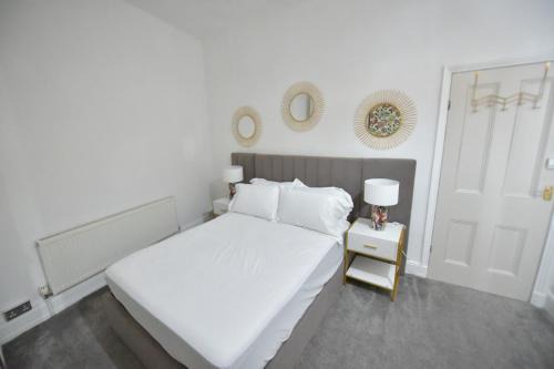 Spacious & Cosy Double Bed Room Stockport