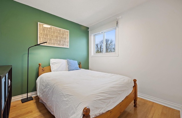 Spacious Cozy Home with BBQ, Close to the Airport