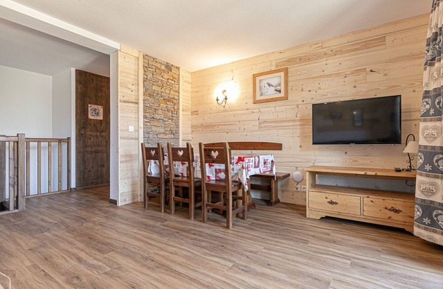 Spacious duplex for 6 with view and wifi in Aussois