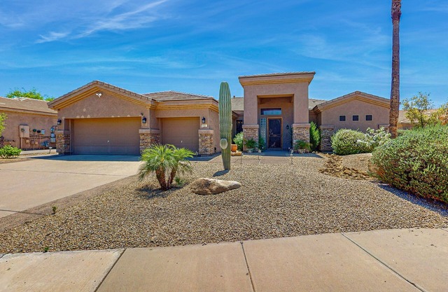 Spacious, elegant home w/large yard, private heated pool & pool spa, & grill