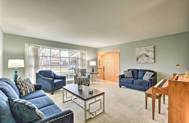 Spacious Family Glenwood Estates Home w/Hot Tub!