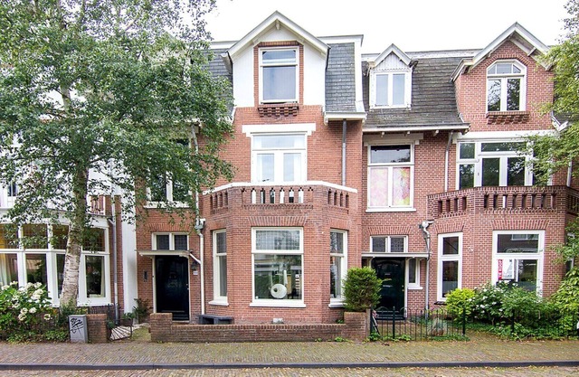 Spacious Family Home Central location | Cozy | Elegant