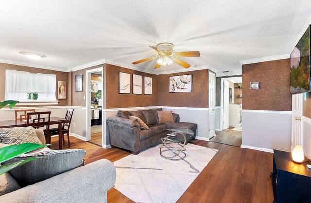 Spacious Family-Styled 2B/1B in the Philly Burbs w/Driveway!