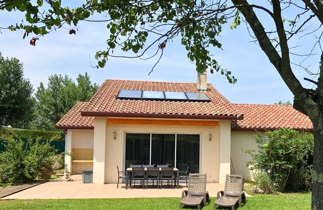 Spacious family villa for 8 people with garden in Hendaye plage