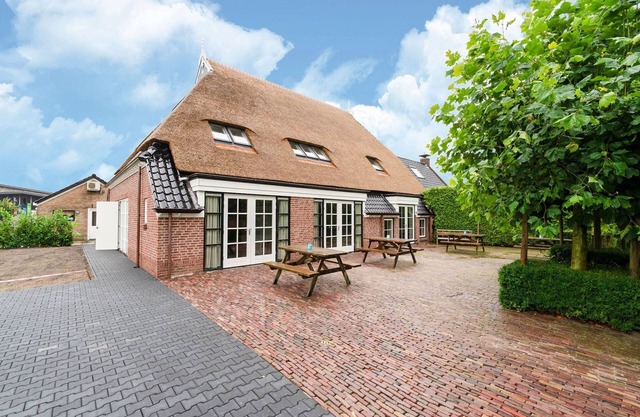 Spacious Farmhouse with Sauna, hottub