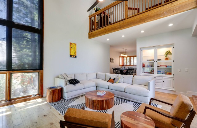 Spacious Flagstaff Home w/Hot Tub & Fire Pit!