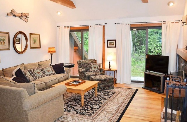 Spacious Four Seasons Home On Okemo Mountain