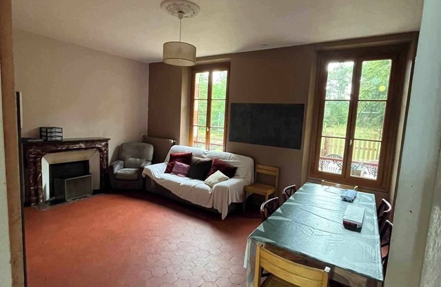 Spacious, welcoming home just 1h45 from Paris,