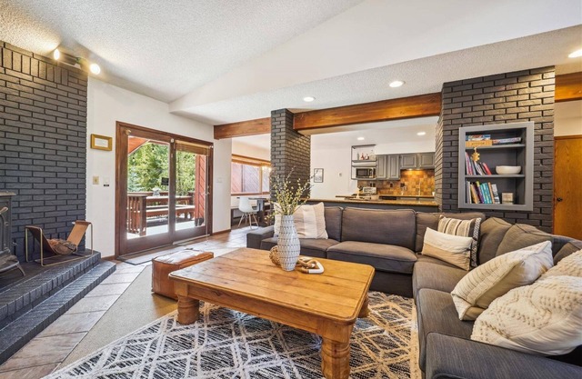 Spacious Frisco Pet-Friendly 3BR Townhome - Short Drive to Breckenridge Ski Area