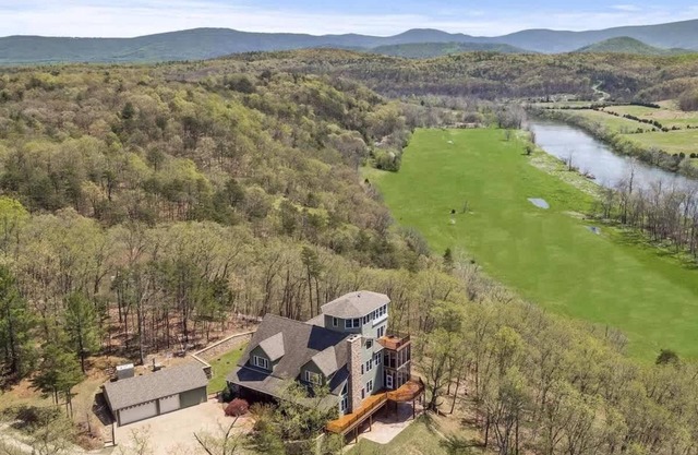 Spacious Gathering~Pool~Hot Tub~Riverfront~Game Room~Hiking~Large Decks~Screened