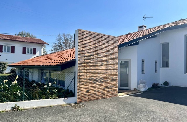 Spacious Ground Floor Apartment in Cambo-les-Bains with Garden, BBQ, and Parking