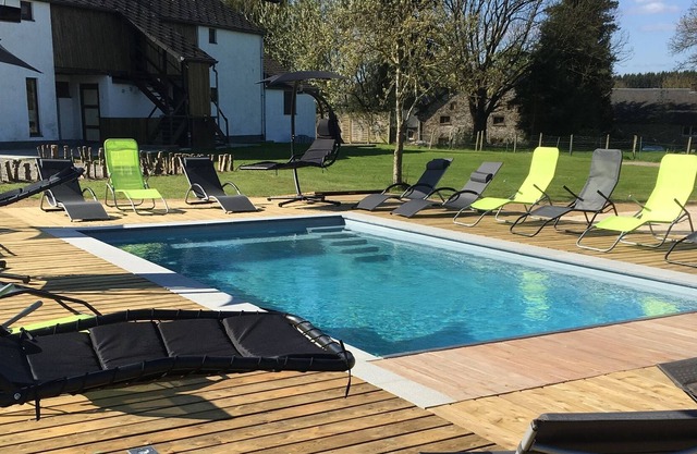 Spacious Holiday Home La Roche-en-Ardenne withPool