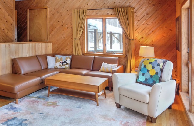 Spacious Hilltop Okemo Chalet with Stunning Views