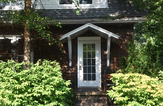 Spacious home near nightlife, beaches, dunes, zoo, and Lake Michigan charters.