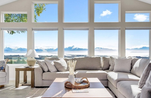 Spacious home w full Kachemak Bay views
