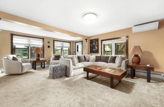 Spacious house close to Long Lake public Access