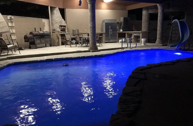 Spacious house for the whole family to enjoy a holiday or bbq & swim.