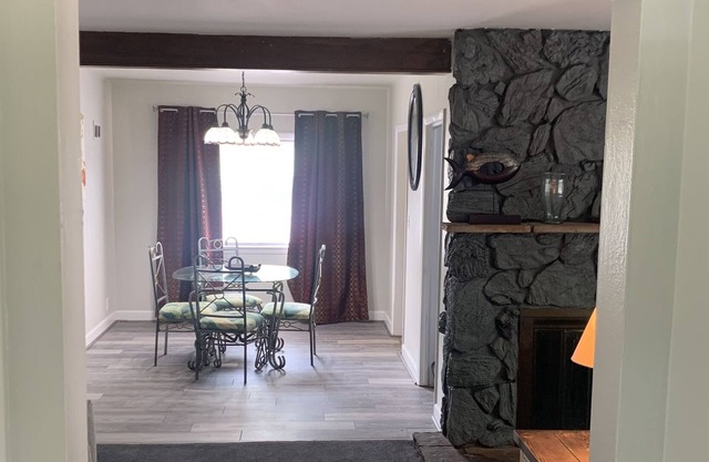 Spacious house located near Bradley university and downtown