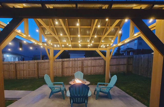 Spacious house outside Lackland - great for families - BMT - pet friendly
