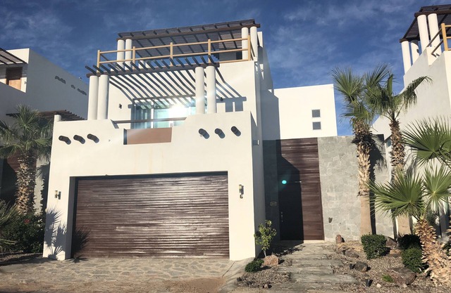Spacious House w/private pool @Luna Blanca resort w/Tesla Charger
