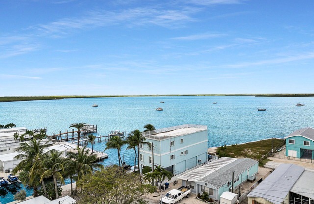 Spacious Key Largo Retreat with Dockage & Bay Views