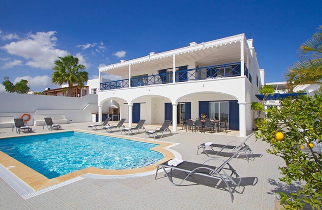 Spacious Lanzarote Villa | 5 Bedrooms | Villa Puerto Calero Marina | Private.