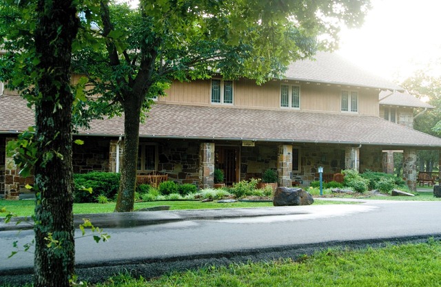 Spacious lodge with 18 bedrooms, large living area with pool table and more!