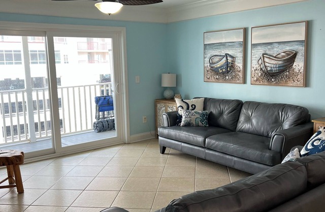 Spacious LUXURY Villa with stocked kitchen,WiFi, Ask about 2025 special rates.