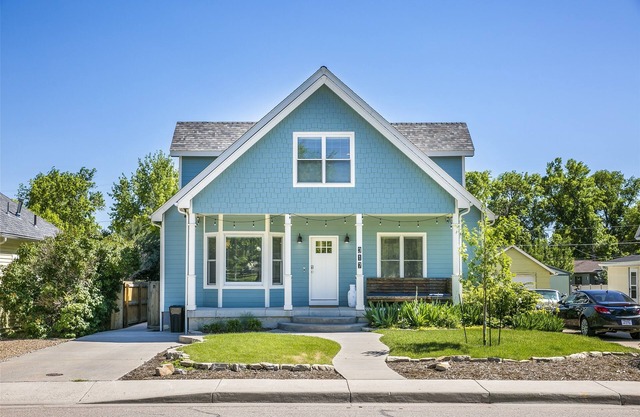 Spacious Luxury ~ Downtown Windsor ~ Locust Estates