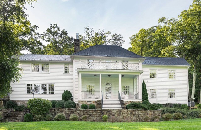 Spacious Manor 1.5 mi to Omni Homestead w/Access to Hot Tub, Fitness Rm & Pool