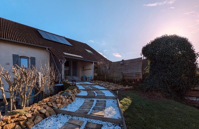 Spacious modern lodge in the Ognon Valley
