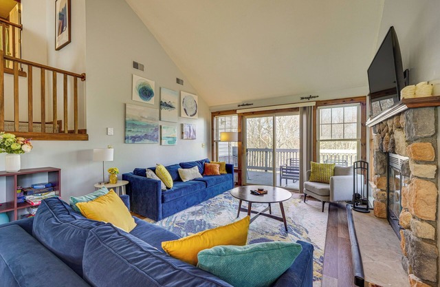 Spacious Modern Home ~ 1 Mi to Camelback Mountain!