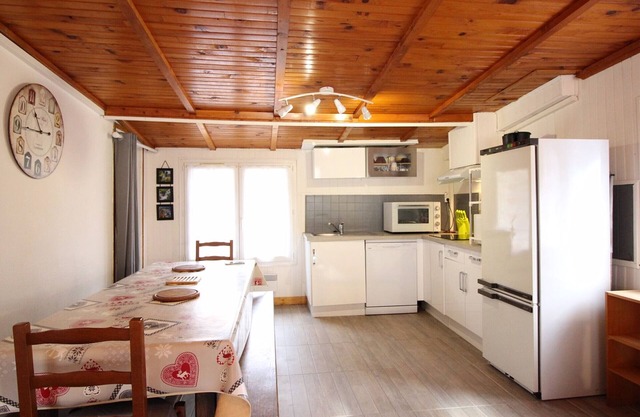 Spacious Mont-Dore Apartment for 10 with WiFi, Garden, and Special Spa Rates