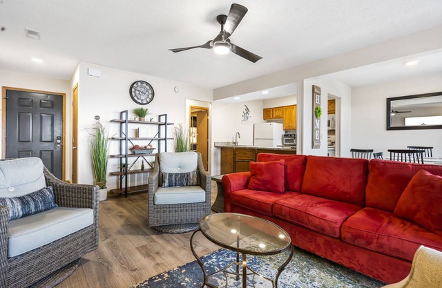 Spacious & Newly Renovated Walk-In Unit, Amazing Lake Views, Near Silver Dollar City w Free Tickets!