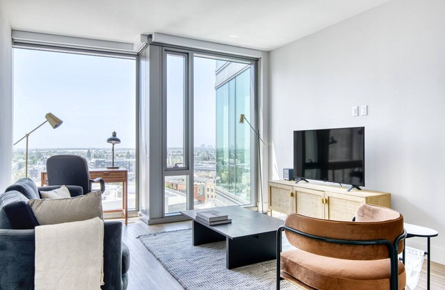 Spacious Oakland 1BR w/AC, W/D, Sky Deck, next to BART, by Blueground