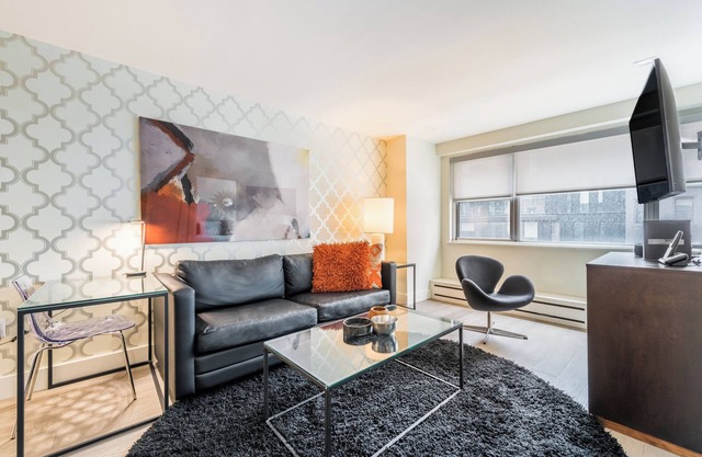 Spacious One Bedroom in Central Downtown Location
