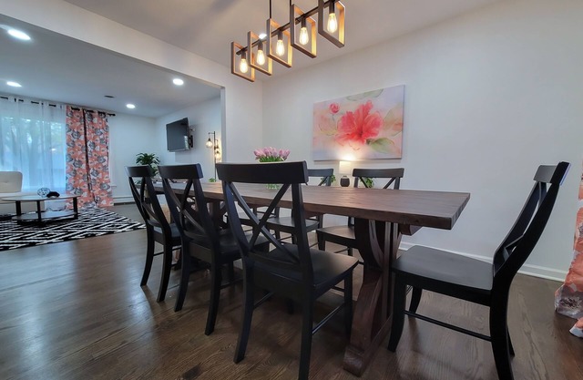 Spacious open concept home w/game room + firepit