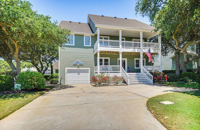 Spacious Outer Banks Home - Golf & Beach Access!