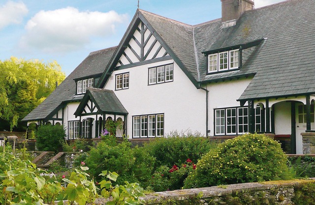 Spacious property for four with lovely rural views over to Lake Ullswater.
